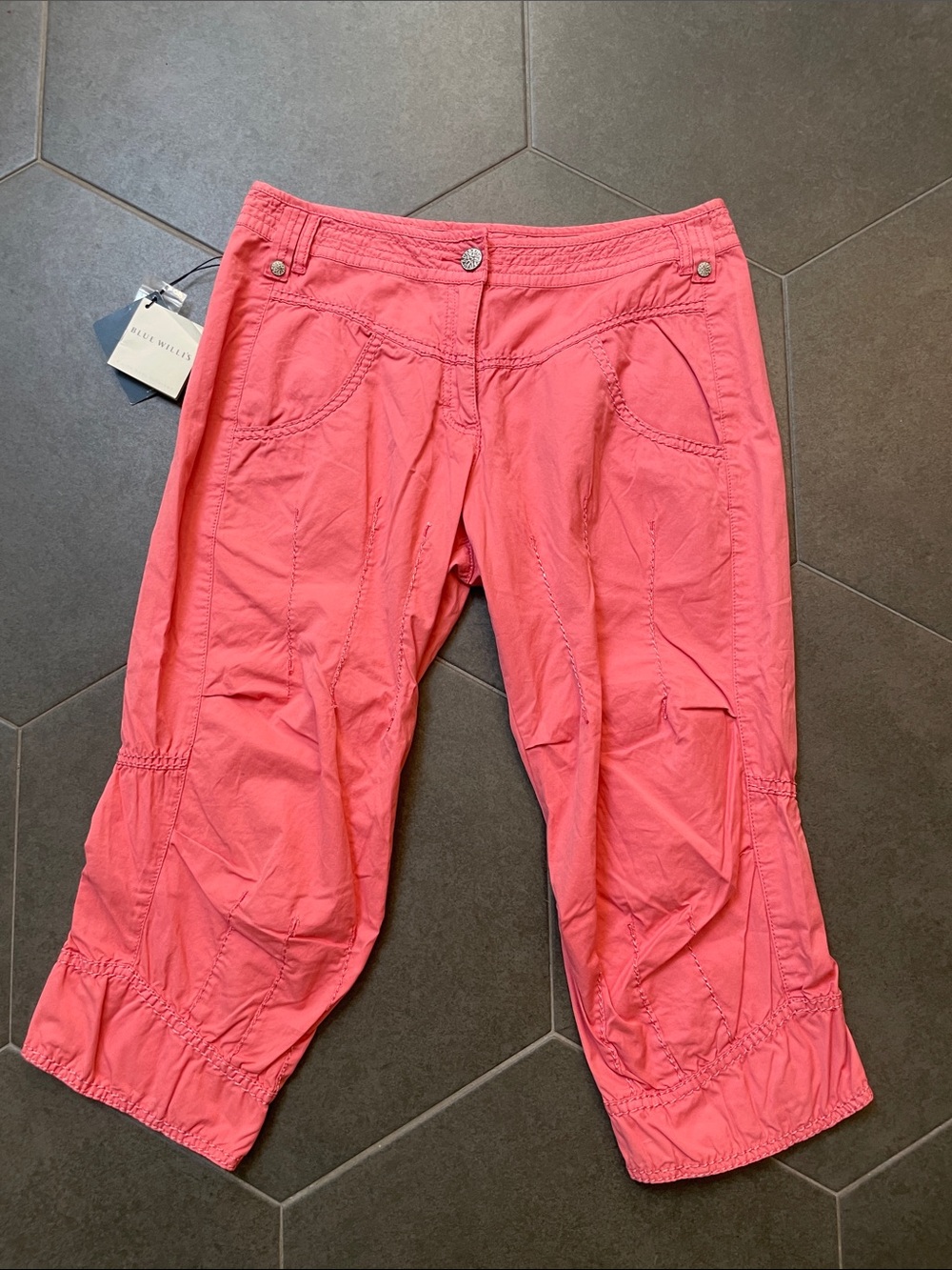 Blue Willi’s NWT Coral Pink Cropped Cargo Pants 42 (10/12)